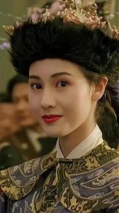 ​李嘉欣年轻时有多美？可以说是盛世美颜，镜子都装不下她的美！