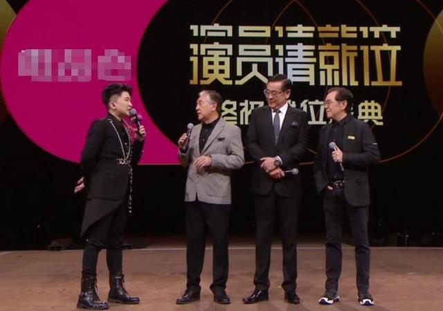 肖战唱跟着感觉走完整版（肖战惊喜空降演员2决赛）(24)