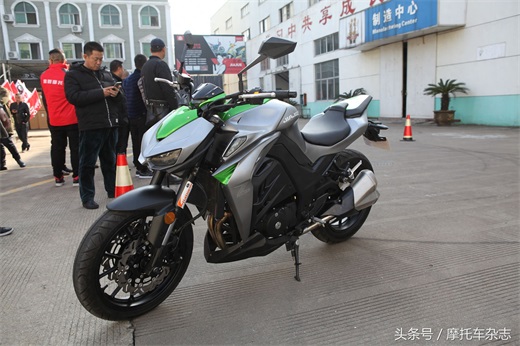 这款刚刚发布的国产“Z1000”引爆国内摩友圈，到底是怎么回事？