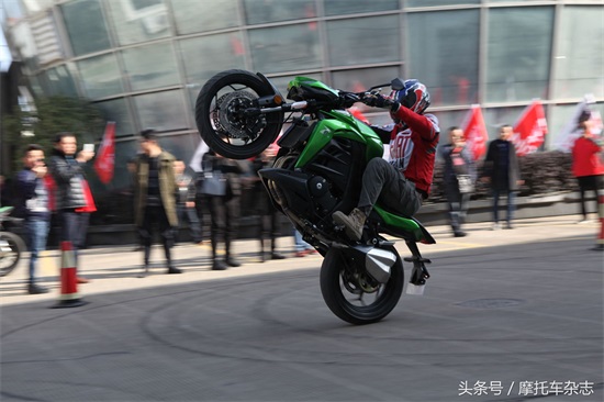 这款刚刚发布的国产“Z1000”引爆国内摩友圈，到底是怎么回事？