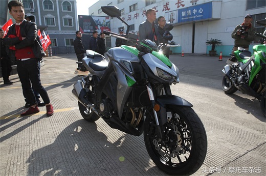 这款刚刚发布的国产“Z1000”引爆国内摩友圈，到底是怎么回事？
