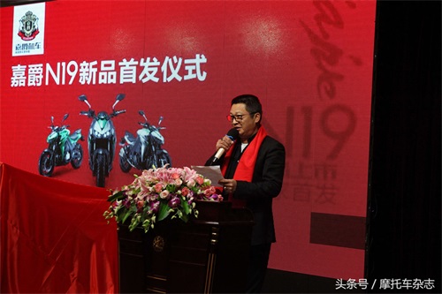 这款刚刚发布的国产“Z1000”引爆国内摩友圈，到底是怎么回事？