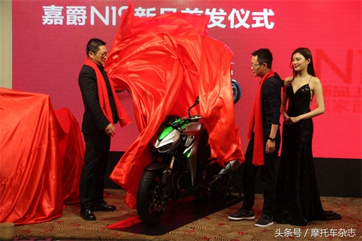 这款刚刚发布的国产“Z1000”引爆国内摩友圈，到底是怎么回事？