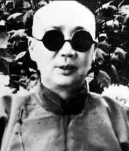 ​清朝灭亡后，太监小德张拿着钱财投资了很多公司，还创建了票号