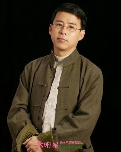 阿丘为什么离开央视去哪儿了目前的去向？阿丘简历老婆是朱迅吗？