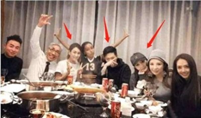 ​“出轨门”后李小璐晒出自拍照，忘记P图，本性真容全被曝了光