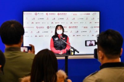 ​世界轮椅冰壶锦标赛首日，中外选手齐为“冰立方”点赞