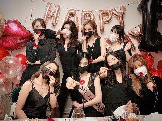 娱乐少女时代5位成员与SM续约，出道13年，从妹妹们成了姐姐们  3