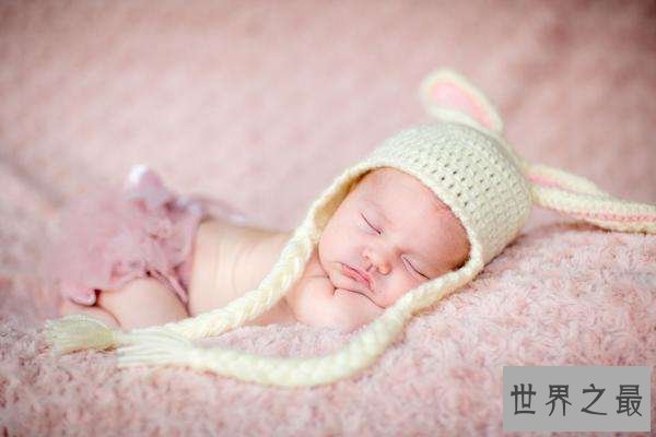 盘点世界最小母亲,琳娜·玛迪纳5岁就当妈