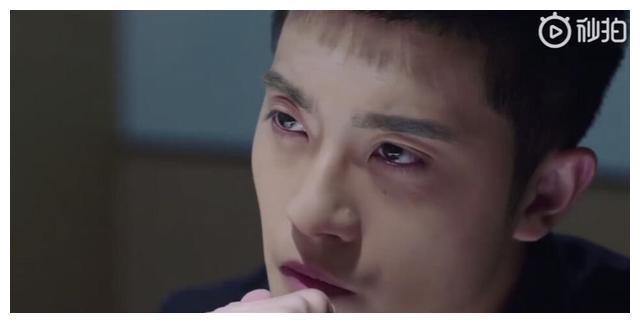 他是厉致诚手下最帅的兵，参加过《明日之子》，女友是中戏校花！