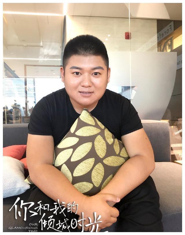 他是厉致诚手下最帅的兵，参加过《明日之子》，女友是中戏校花！