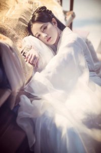 ​鞠婧祎《新白娘子传奇》造型公布，三部大女主戏，或将霸屏暑假档