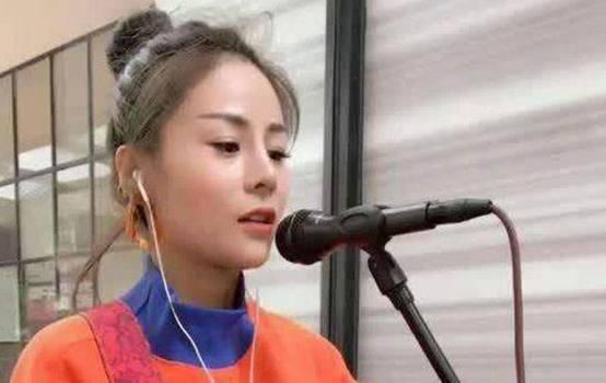 从流浪女到百万网红琼姐（花姐草根逆袭一首狂浪赚千万）(24)