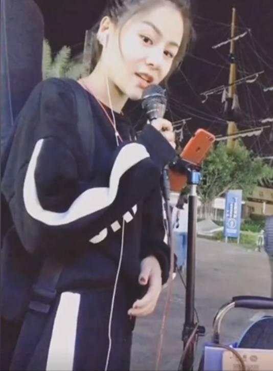 从流浪女到百万网红琼姐（花姐草根逆袭一首狂浪赚千万）(35)