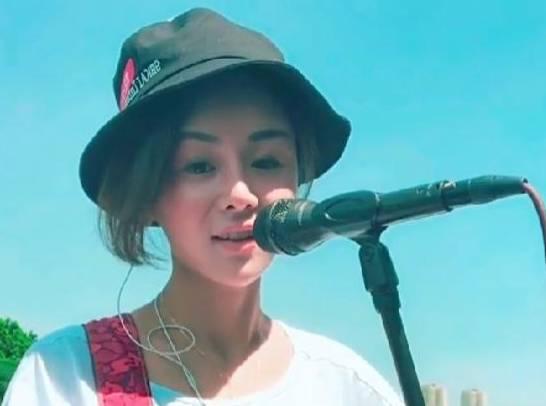 从流浪女到百万网红琼姐（花姐草根逆袭一首狂浪赚千万）(44)