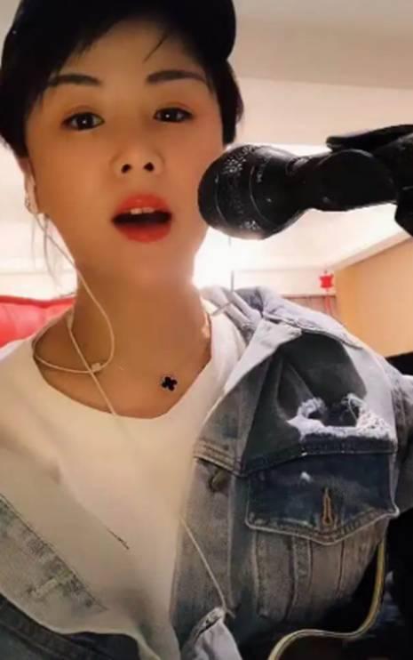 从流浪女到百万网红琼姐（花姐草根逆袭一首狂浪赚千万）(27)