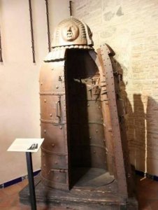 ​“铁处女”之刑, 欧洲中世纪最残酷的刑罚, 让人痛不欲生!