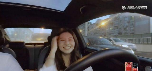 向天歌会选择刘泽煊吗？她的一个用心举动，也许暴露了最终心意