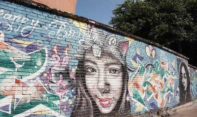 重庆最大的的涂鸦街,小时候对着墙写下的梦想,你还记得吗?