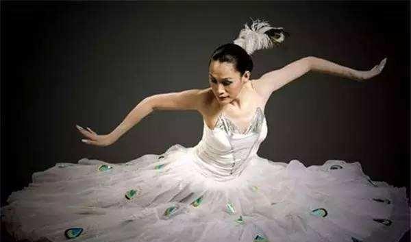 我国最早的“孔雀公主”，曾被缅甸王子抢亲，年过七十容颜不老