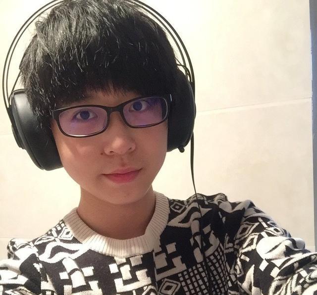 嗨氏，叛了爱拍虎牙，怼了楚河，最终只会众叛亲离