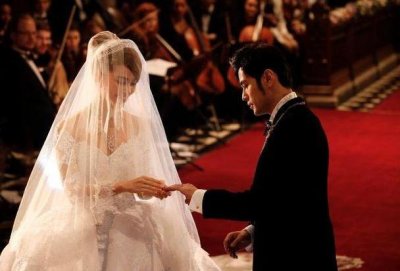 ​盘点明星夫妻的婚礼，第一对最“纯洁”，最后一对最“精明”！