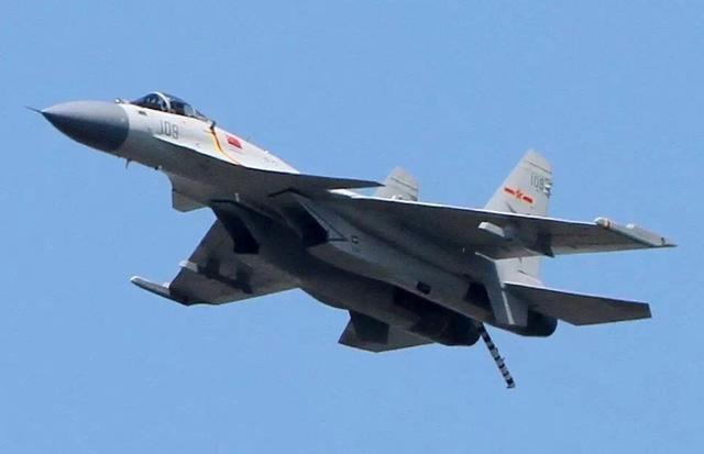 歼15舰载机最大短板被补齐,终于实现满油满弹出击,靠这项新技术