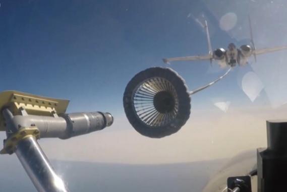 歼15舰载机最大短板被补齐,终于实现满油满弹出击,靠这项新技术