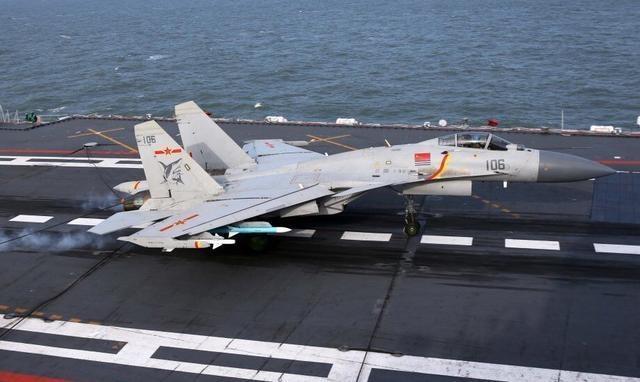 歼15舰载机最大短板被补齐,终于实现满油满弹出击,靠这项新技术