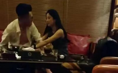 ​香港名媛陈可欣被曝婚内出轨，激情热吻照流出，还差点成赌王儿媳