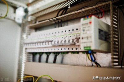 ​电表显示跳闸亮黄灯怎么解决？