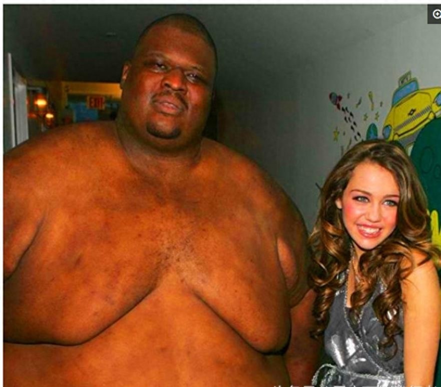 地球最强“大巨人”,高2米1,重800斤,妻子也是绝色美女