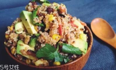 藜麦可以蒸米饭吗？藜麦蒸米饭要泡吗？