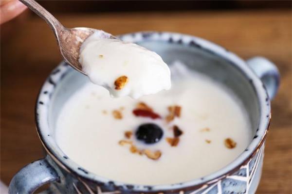 双皮奶可以用奶粉做吗 双皮奶怎么用奶粉做