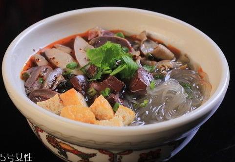 鸭血粉丝汤是哪里的特产 鸭血粉丝汤的特点