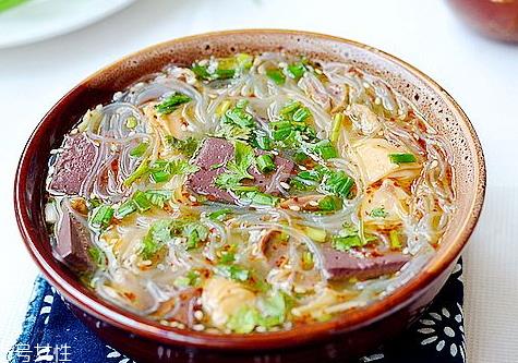 鸭血粉丝汤是哪里的特产 鸭血粉丝汤的特点