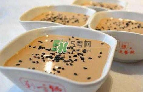 芝麻酱和花生酱哪个好？芝麻酱和花生酱的区别