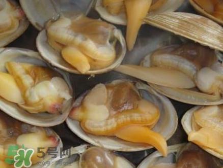 蚬子肉里白色长条东西是什么？蚬子肉里面透明的能吃吗