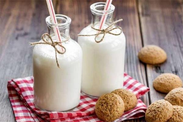 早餐奶晚上可以喝吗 没什么影响 早餐奶晚上可以喝吗 没什么影响