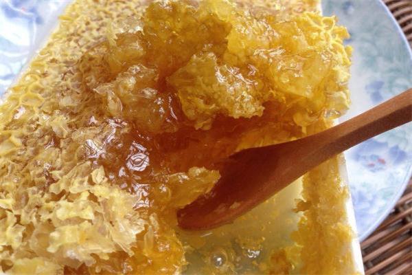 蜂巢蜜什么时候吃最好 吃蜂巢蜜的最佳时间