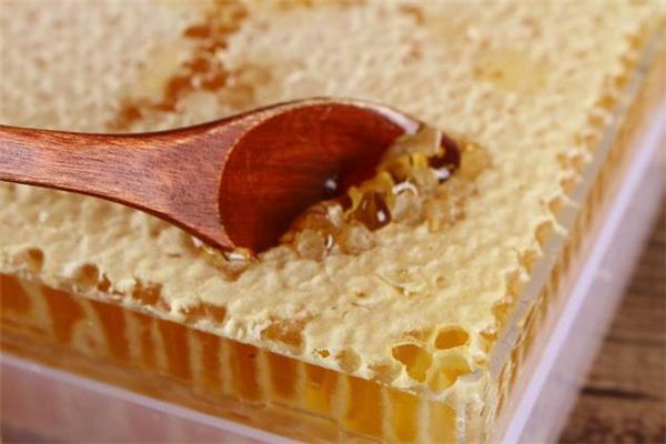 蜂巢蜜什么时候吃最好 吃蜂巢蜜的最佳时间