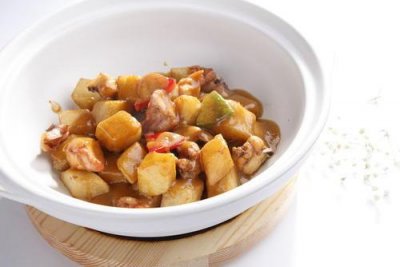 ​咖喱焖鸡怎么做好吃 咖喱焖鸡的做法