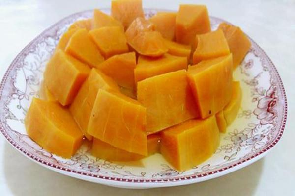 蒸南瓜用冷水还是热水 蒸南瓜可以带皮吗