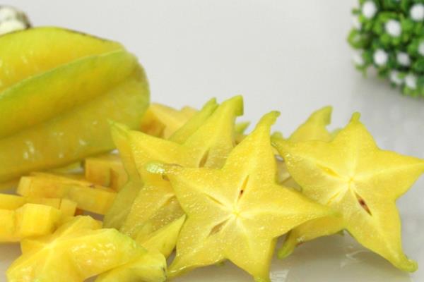 杨桃一天吃多少个 少吃为宜