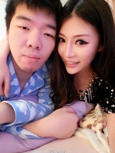 ​富二代娶校花，朋友戏言引发丈夫疑心，暴怒60刀狂砍爱妻悔不当初