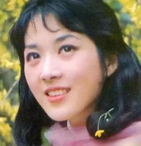 ​她曾是“内地第一美人”，和丈夫恩爱37年零绯闻，今70岁风采依旧