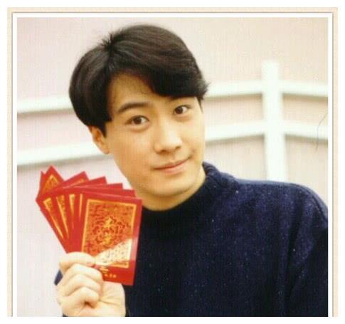 明星早年的照片,张卫健颜值不比鹿晗低!黄渤最逆天!