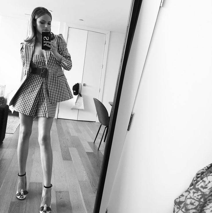 豪斯顿·塞奇个人资料写真作品