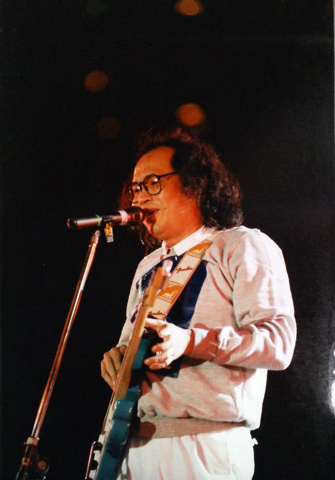 岑建勋个人资料写真作品