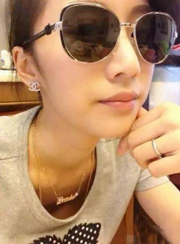 李念靠《蜗居》红极一时,嫁给富商炫富引非议,如今凭都挺好翻红